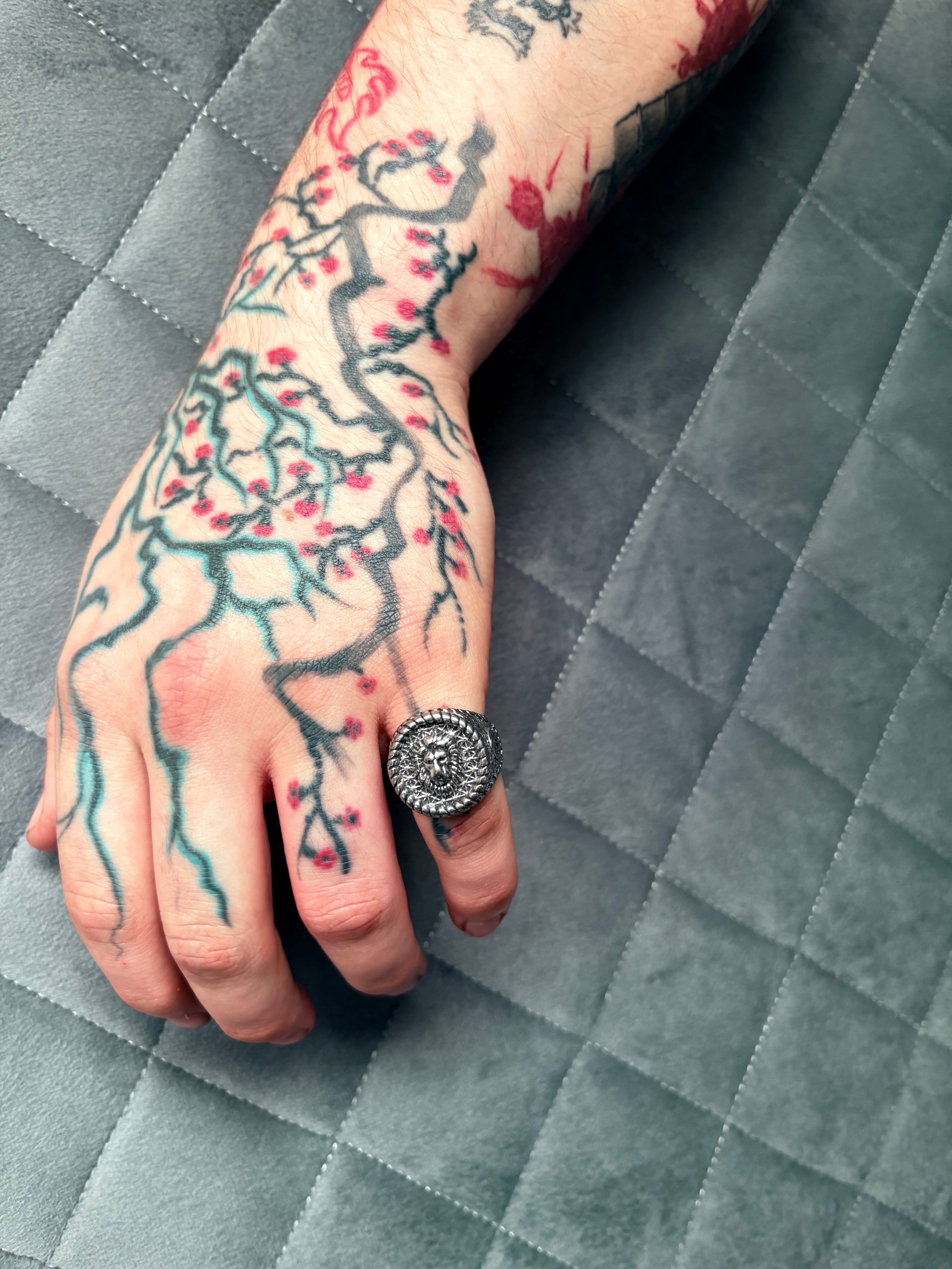 Royal Lion Signet Ring – Sterling Silver King of Beasts Ring