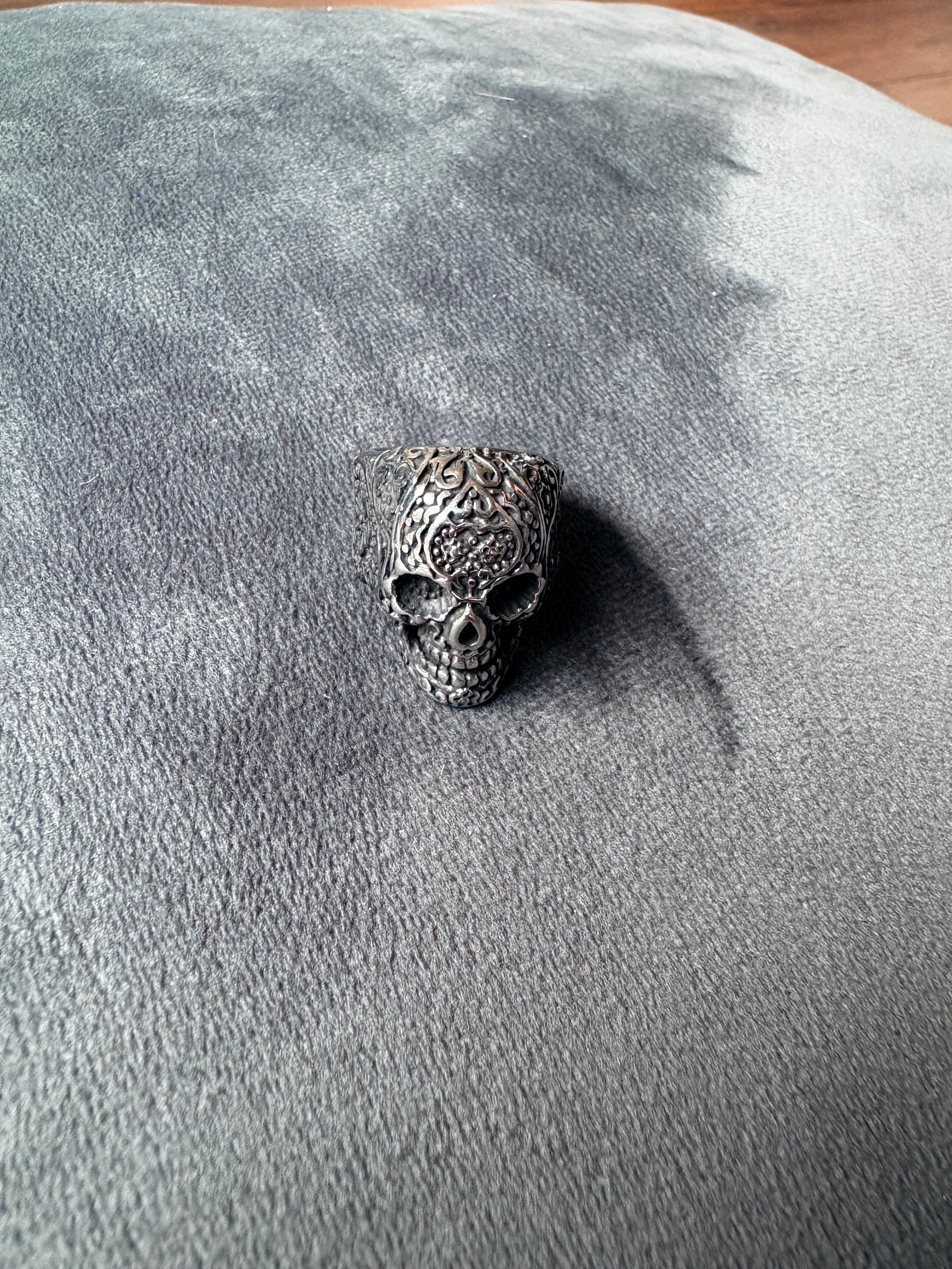 Rogue Skull Ring