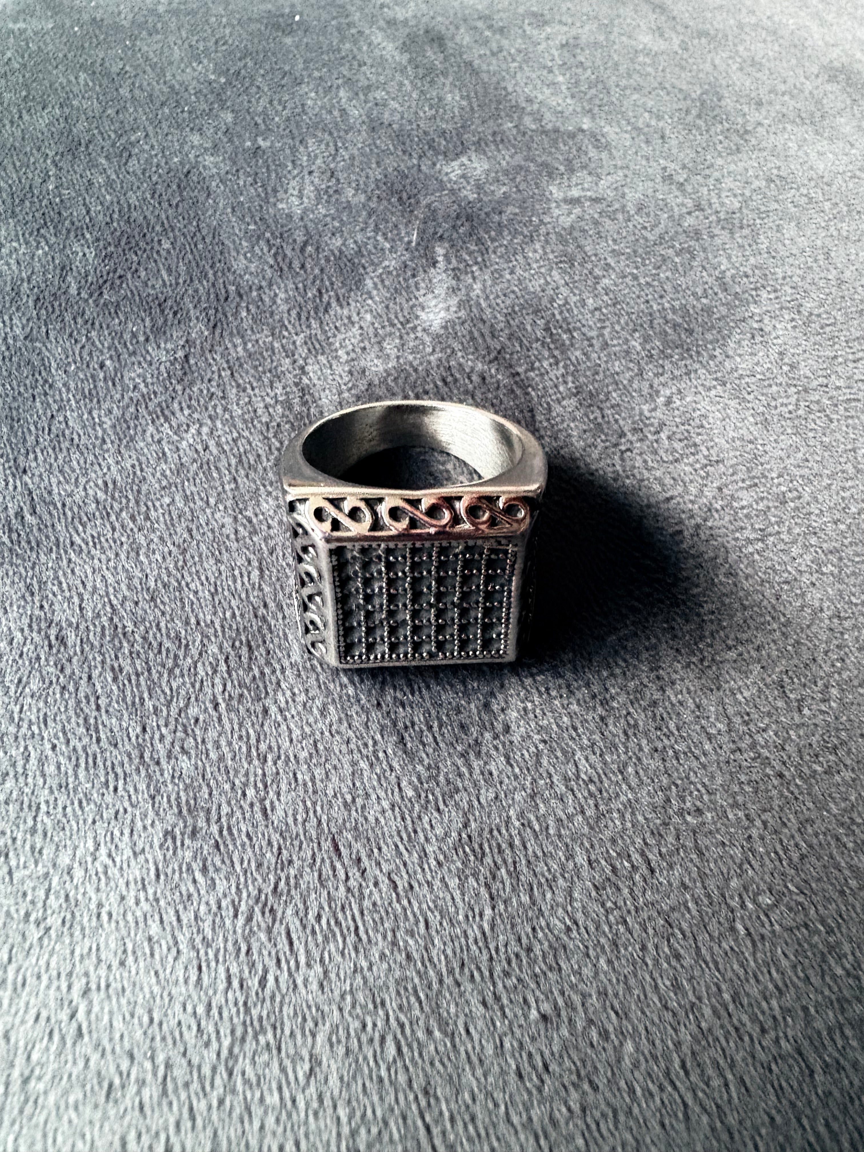 Noir Signet Ring